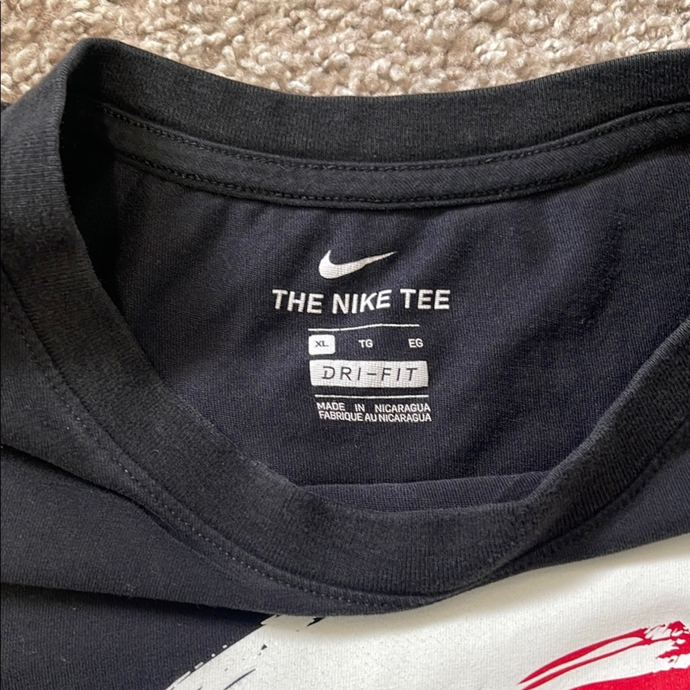 Nike t-shirt - Picture 2 of 4